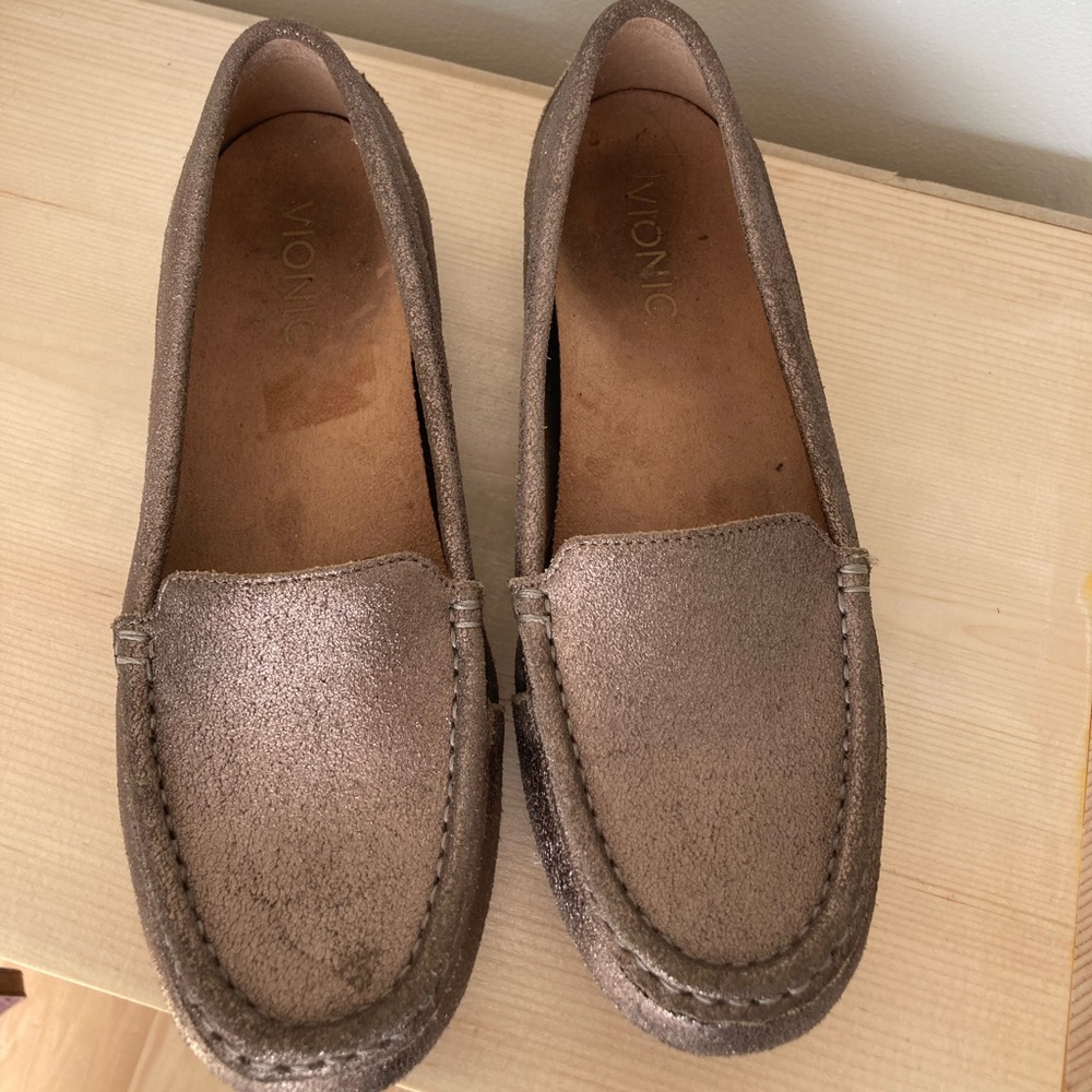 Vionic Gold Loafers Size 7